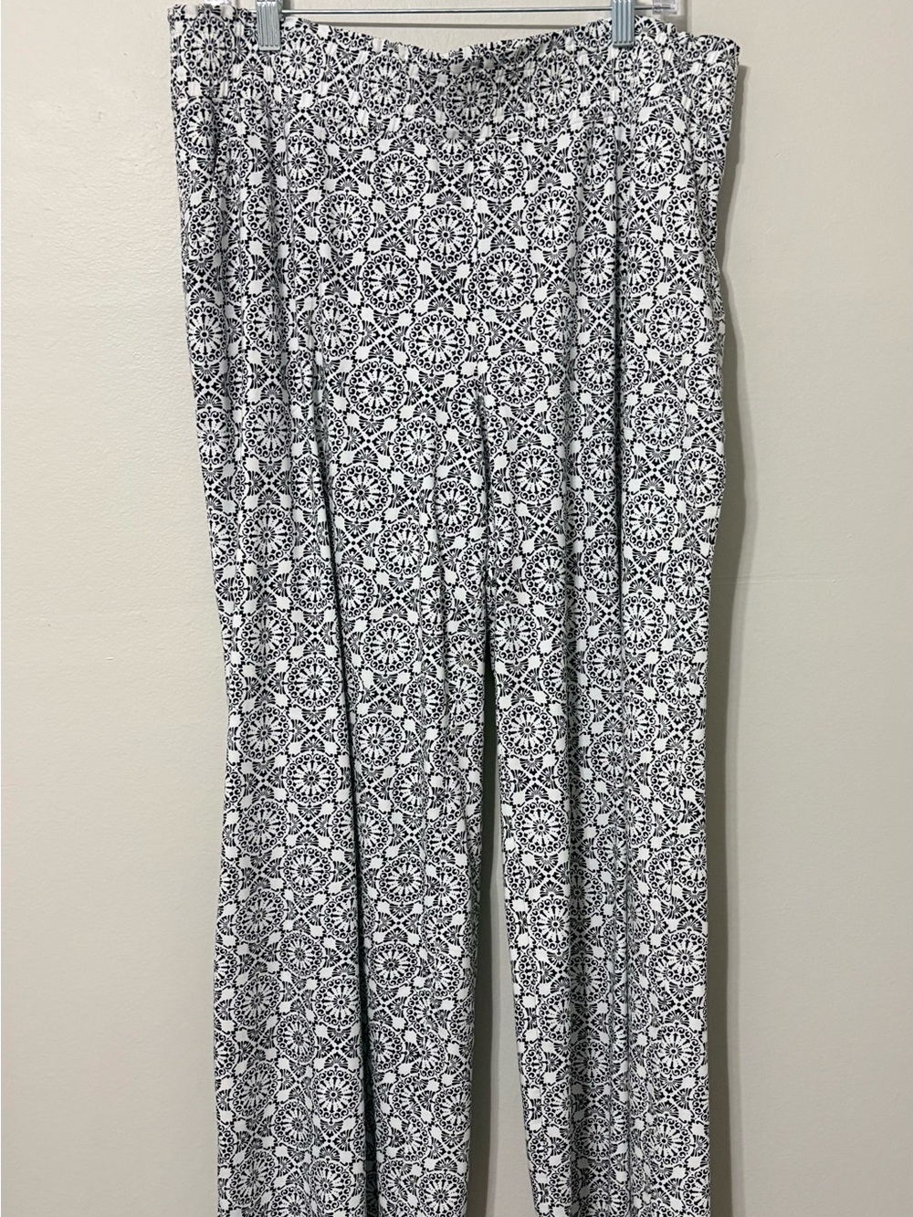 Black & White Printed Wide-Leg Women's Pant